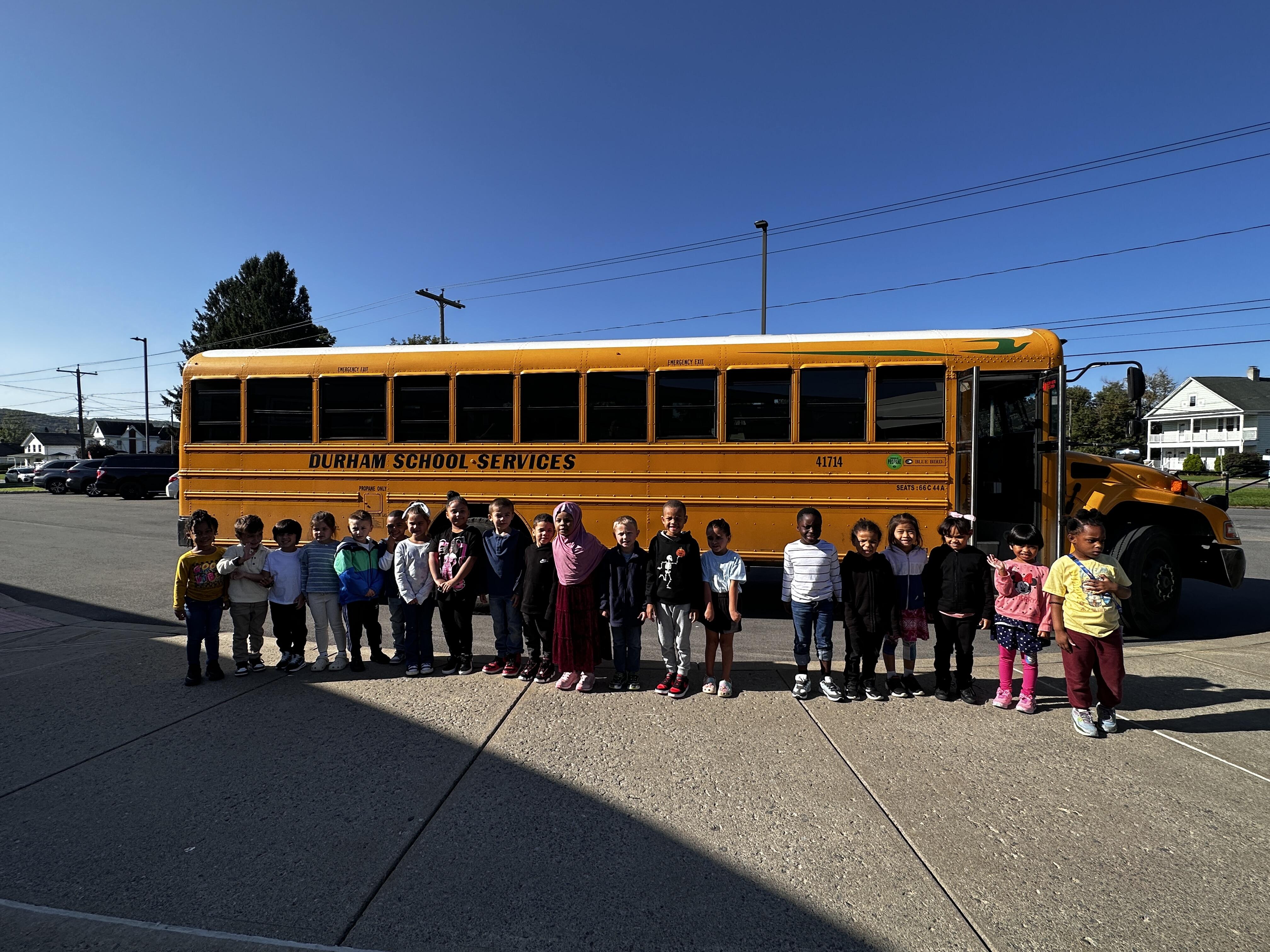 Učenici tokom vežbi autobusa u školi u Olbaniju!